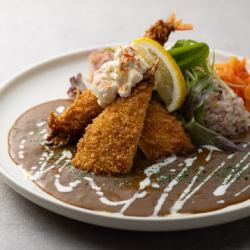 Curry rice with shrimp & fried horse mackerel