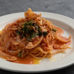 수제 참치와 제철 야채 시칠리아 스타일의 토마토