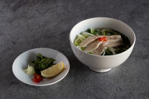 しっとりチキンと生野菜のフォー