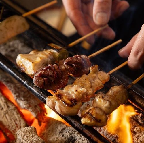 新宿炭火烤雞肉串無限量供應！