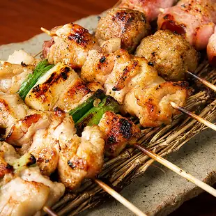 い【3時間生ビール付き飲み放題】炭火焼き!厳選焼き鳥食べ放題全25品コース【3580円→2580円】