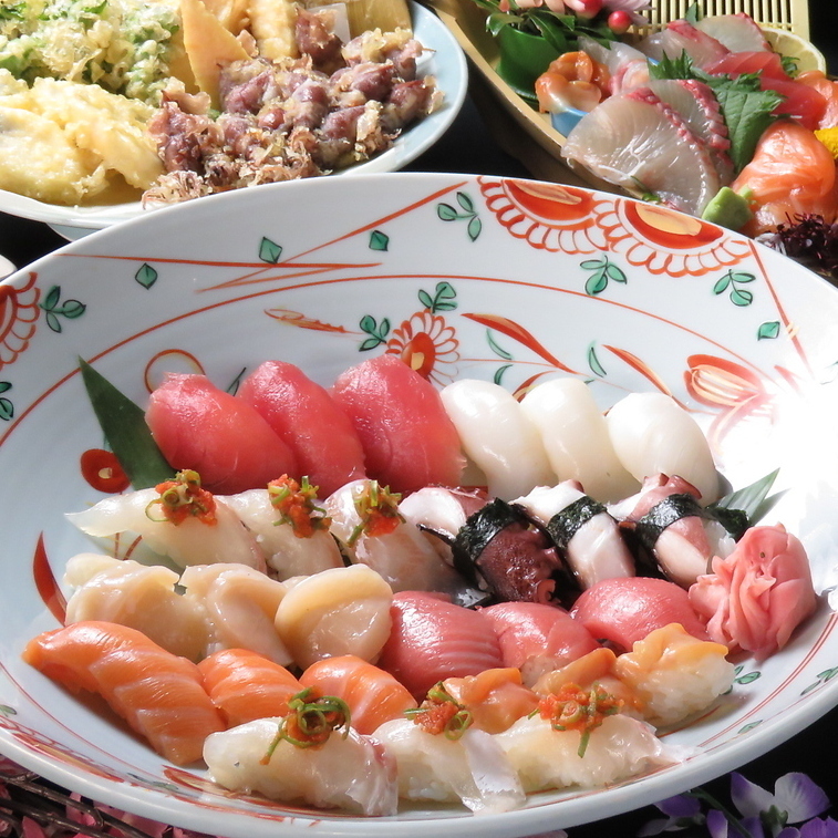 にぎりすし食べ放題♪ ウニ、アワビ、中トロなどの高級ネタ