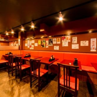 【宴会向きの半個室】店内には8~10名様、10~16名様、8~12名様でご利用いただける3つの半個室があります。職場の歓送迎会や女子会、友人同士の飲み会など、各種ご宴会に便利なお席です。コース料理や飲み放題もリーズナブルにご用意しています。ご不明な点はお気軽にお問い合わせください！