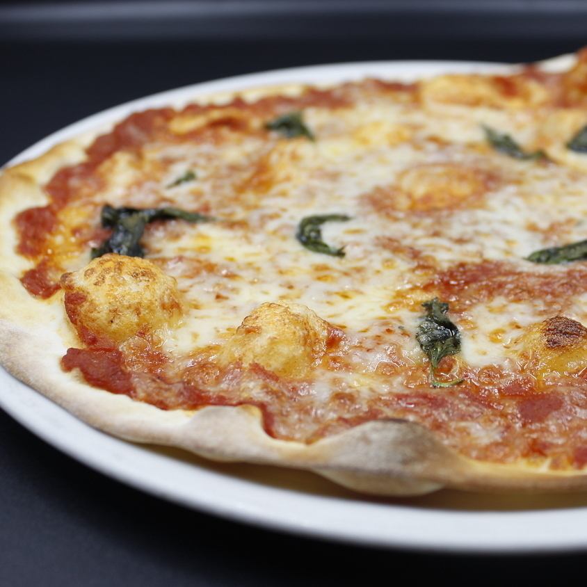 We have a great set that allows you to enjoy our famous oven-baked Roman pizza!