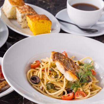 At lunch, you can enjoy a great value four-course meal! Enjoy our signature pasta and pizza.