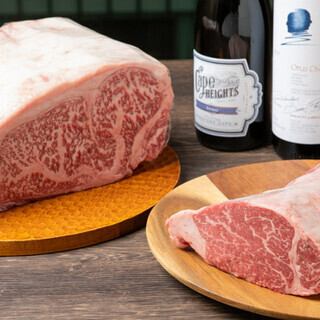 こだわりのお肉を豪快にステーキで。