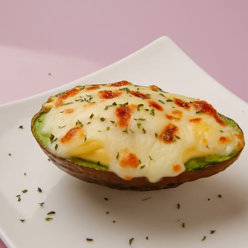 アボカドの明太マヨチーズ焼き