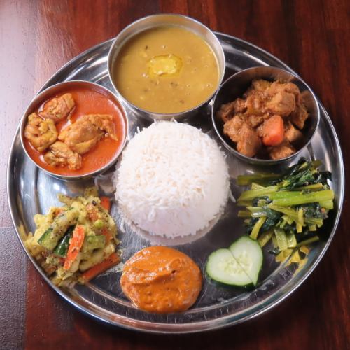 【国境を越える美味しさ】イタリアンの感性が光る新感覚ネパール料理を体験♪