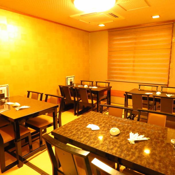 You can enjoy your meal relaxedly at the table seat extensively!