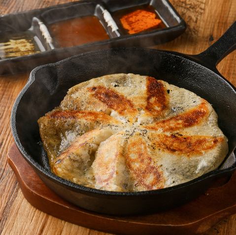 あつあつ羽根つき餃子