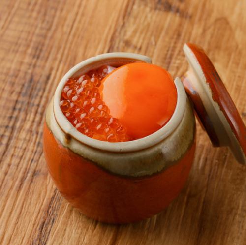 サーモンといくらの親子ユッケ