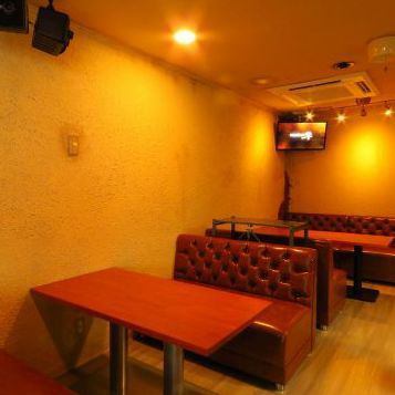 Tables and sofa seats are also available.We also have all-you-can-drink, darts, and karaoke, so please visit us once♪