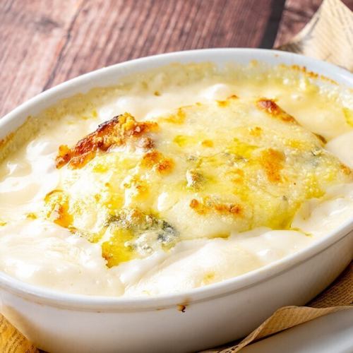 北海道産カマンベールと4種チーズを使った白いラザニア