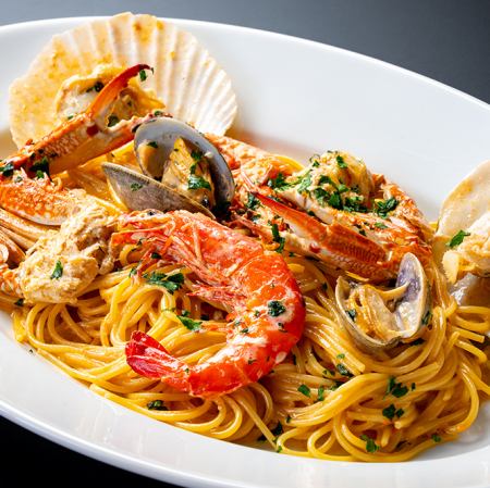 豪華！北海道産ホタテと海老の濃厚トマトクリーム