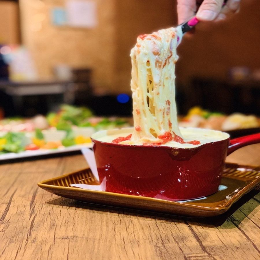 「超濃厚!窯焼きチーズパスタ」SNSアップでお得な特典あり♪