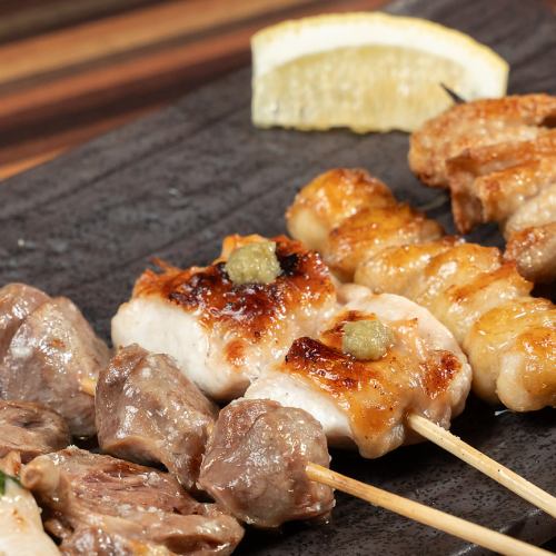 おまかせ串焼5本（炭火焼鳥、肉巻き串入り）