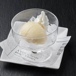 A little ice cream (vanilla/chocolate/matcha)