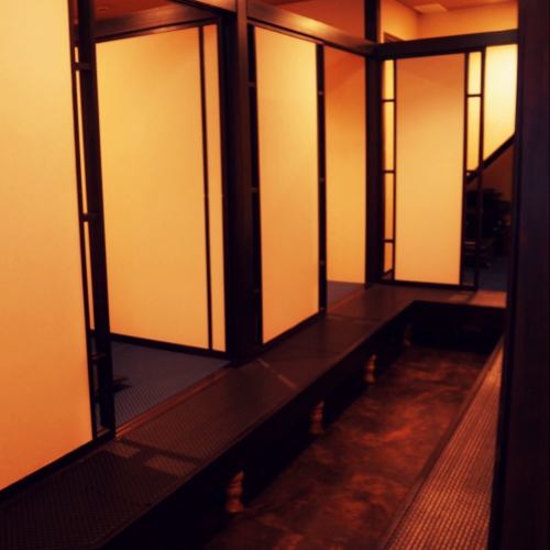 襖でしきられた畳の温かみを感じられる完全個室