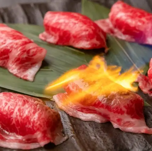 肉食愛好者無法抗拒的肉壽司