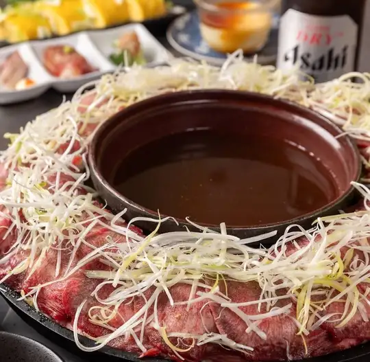 【肉好き必見】秘伝出汁で味わう牛タン焼きシャブシャブをお得に堪能!飲み放題付4700円→4300円