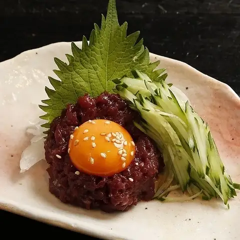 大人気の桜ユッケ!!