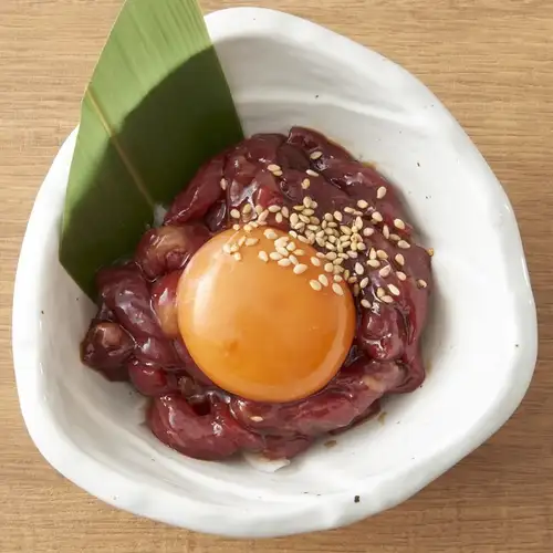 馬刺しユッケ