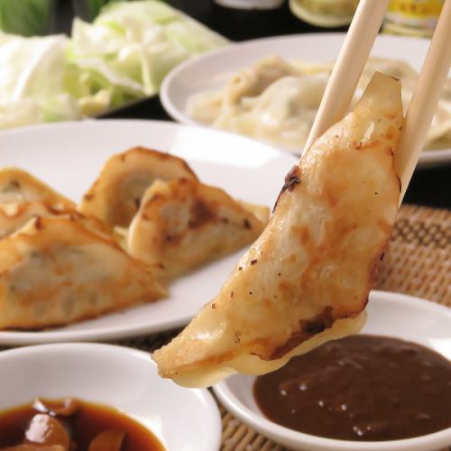 こだわり餃子！二つの味わい