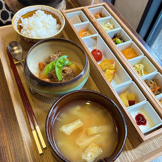 Cランチ<肉じゃがランチ>