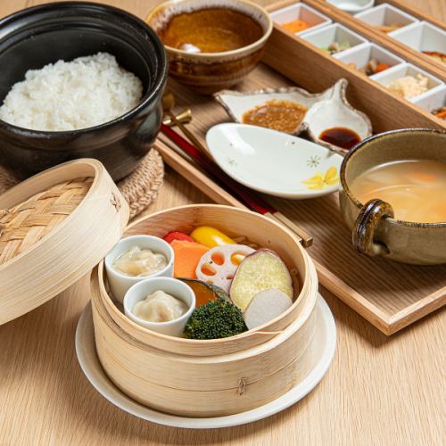 ≪旬の食材や季節の野菜を彩るやまとまごころの膳≫