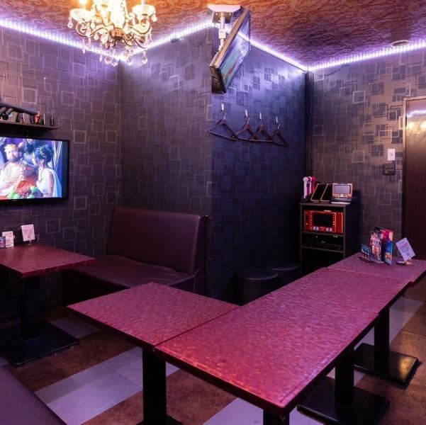 [Fully private room / sofa seats: VIP room] This room is recommended for small parties, events, girls' nights, and dates and can accommodate from 1 to a maximum of 12 people.■Have fun in a private space with karaoke! A completely private room that is easy to use.[VIP room for 1-12 people/private room for 20-40 people]