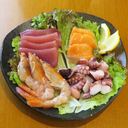 おまかせ刺身の盛合わせ4点