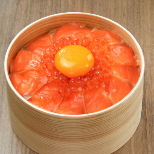 Three types of rice bowls are available for all-you-can-eat!