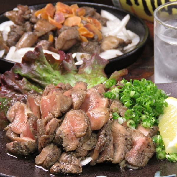 ＼新鮮な鶏肉だからこそ／豪快に炙ったソリレス/もも焼はビールとの相性も抜群！！