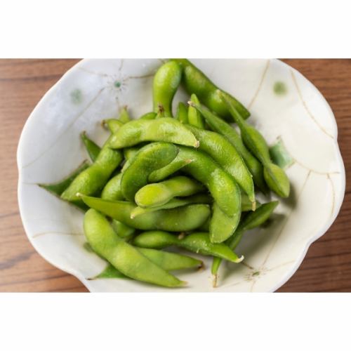 Edamame / Korean seaweed / Kimchi / Cold tofu (various types)