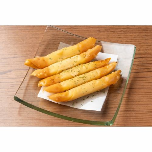 Cheese spring rolls