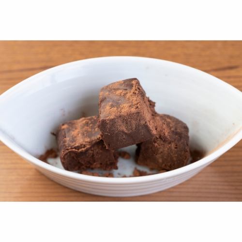 Raw chocolate