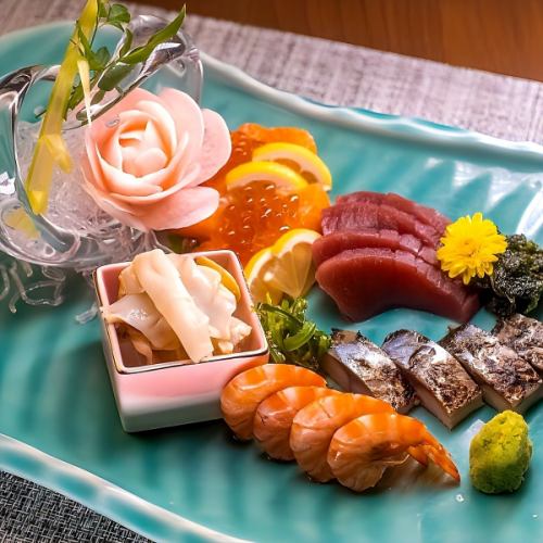 A sashimi platter that prioritizes both visual appeal and freshness!