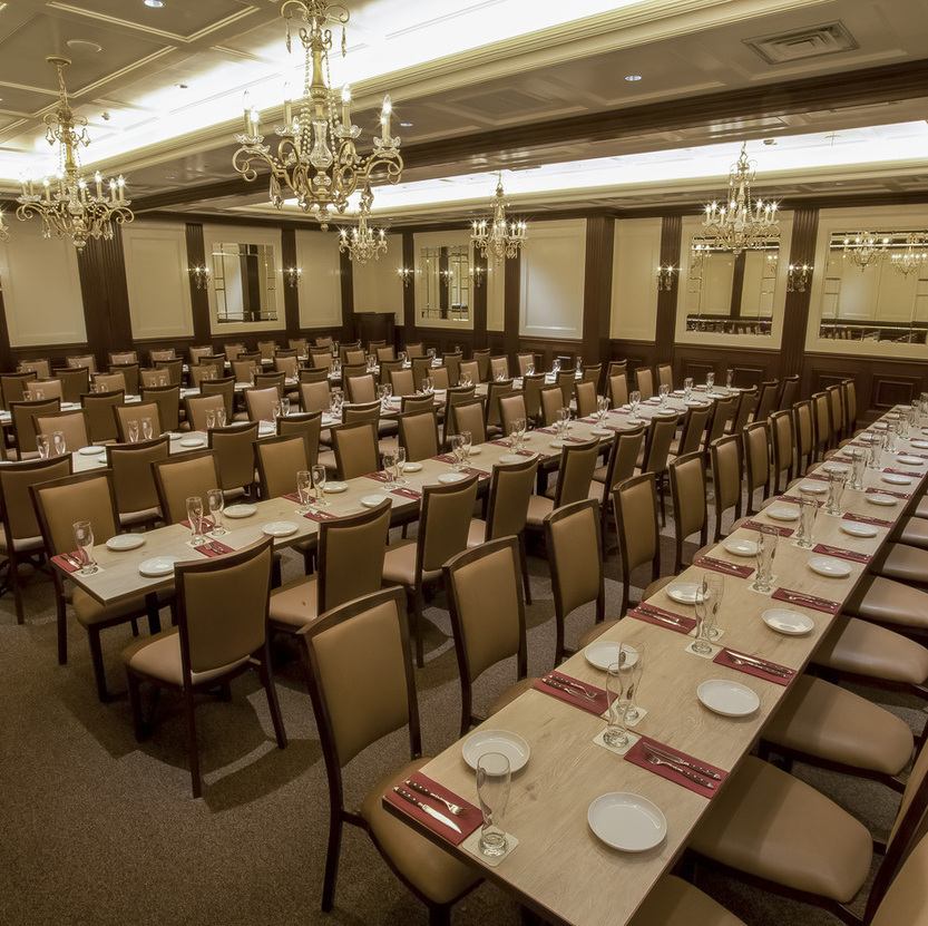 【バンケットルーム】着席最大90名様、立食なら130名様の宴会も
