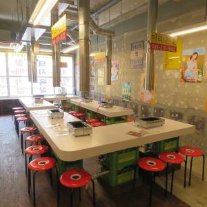 [櫃檯] 店員在您面前現場烹製的韓式烤肉★對於初次光臨的客人、團體客人甚至獨自用餐的客人，我們都推薦您坐在櫃檯座位！ ！ ！