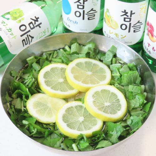 ミナリとレモンの冷麺