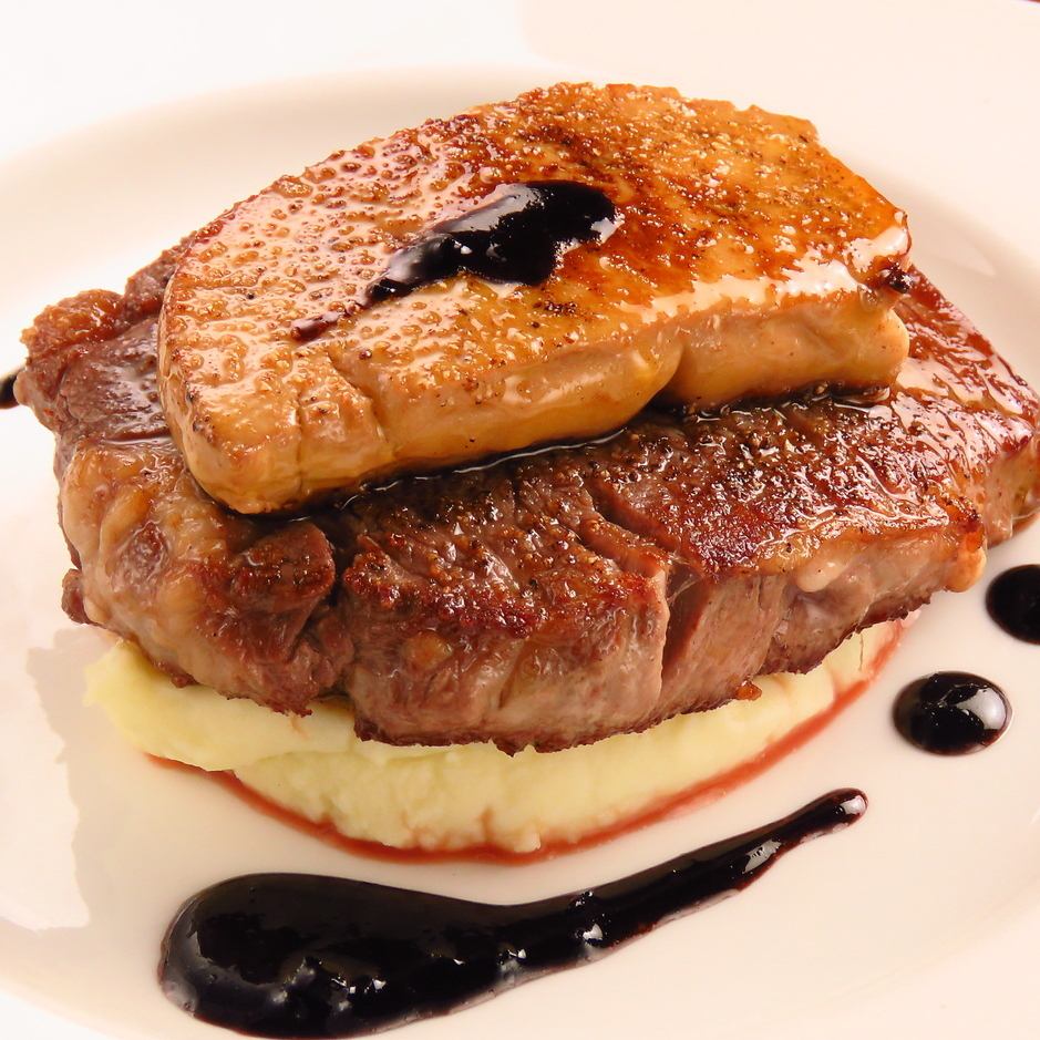 お肉好きの方必見！人気の牛ヒレ肉とフォアグラのロッシーニ♪