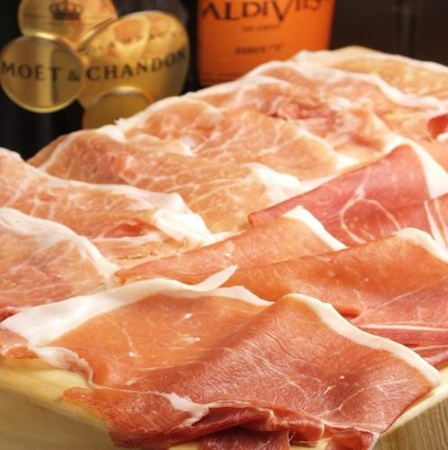 □■The world's three largest hams Parma ham and the world's three largest hams Jamon Serrano "Assorted Prosciutto" made in Spain■□