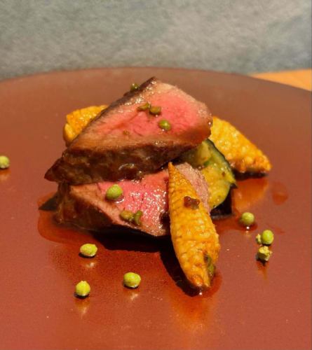 New menu item ✨
Grilled Ishigaki Beef with Sansho Pepper: As you savor the rich flavor of the high-quality Ishigaki beef, the spicy aroma and taste of the sansho pepper at the end is simply amazing! 😃
For sake, how about some classic and delicious options like Karakuchi Kid or Sharaku?😆
#Slippery
#AzabuJubanJapaneseCuisine
#Ishigaki beef grill
#Restaurants with delicious sake