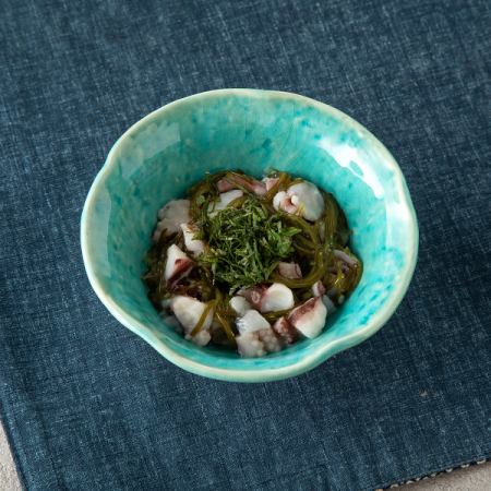章魚、芥末和裙帶菜