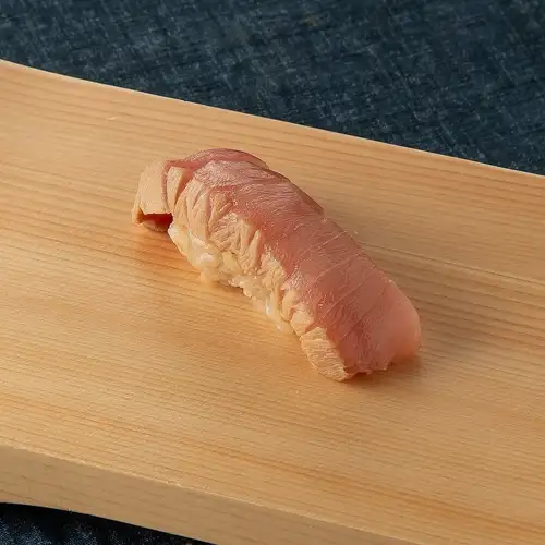 季節の握り寿司　本マグロ中トロ漬け　1貫