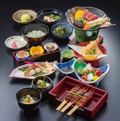 We also prepare kaiseki cuisine according to the customer's scene