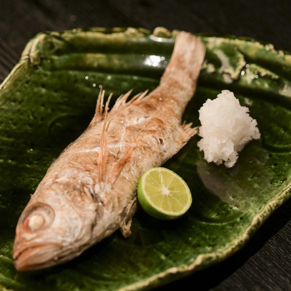 【◆◇~鹽烤Nodoguro~◇◆】讓你的心和舌頭都為之傾倒的料理!嚴選新鮮的鯛魚用鹽烤！