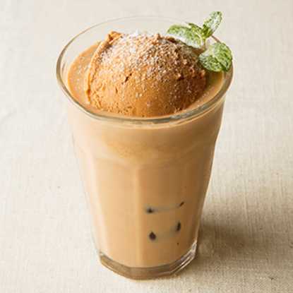 A long-established cafe that spread chai in Osaka.