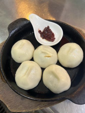鉄板　肉汁餃子