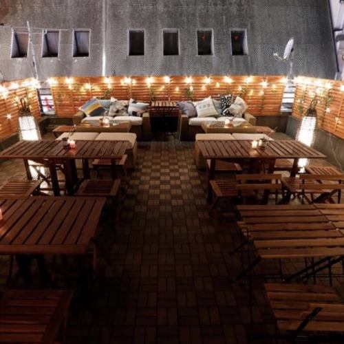 気持ちの良い屋上テラス席で極上のひと時をお過ごしください♪